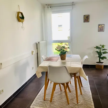 Les Aventures De Madame Bretzel Apartment *